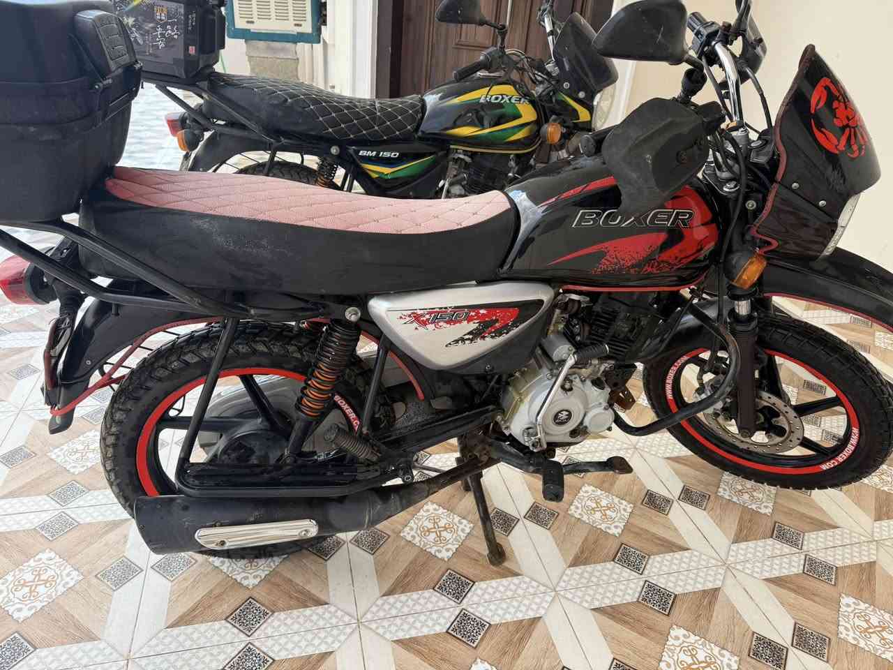 السلام عليكم دراجه بوكسر جبلي موديل 2021 جديده مكفوله من كلشي السعر ١٧٥٠ ب مرقم ب اسمي 
***********  موجود واتساب
