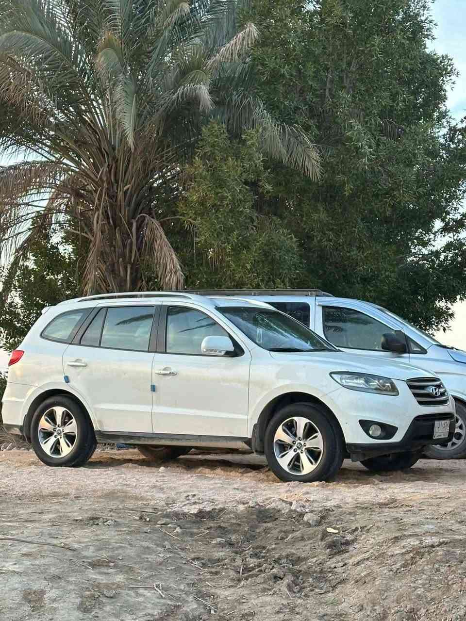 السلام عليكم
للبيع هونداي سنتافي 2011 خليجي 
كفاله عامه من صبغ تبديل 
فول مواصفات 
1بصمه
2فتحه 
3تحكم استيرن 
4شاشاه
5كامره
6 سبعه راكب 
7اتلاث قطع تبريد 
8كامره خلفيه 
9ثلاجه بل جكمجه 
10تبريد بيانو 

 وبعد بيه هواي مواصفات 
ماشه3الاف 
محرك 2400دوش 
كير تبريد حداديه كفاله
راتيتر باتري تخم 
رقم كربلاء لل2027 

السعر١٤٢ ٠وبيه مجال 
العنوان بابل الكفل
 
للستفسار***********  واتساب
