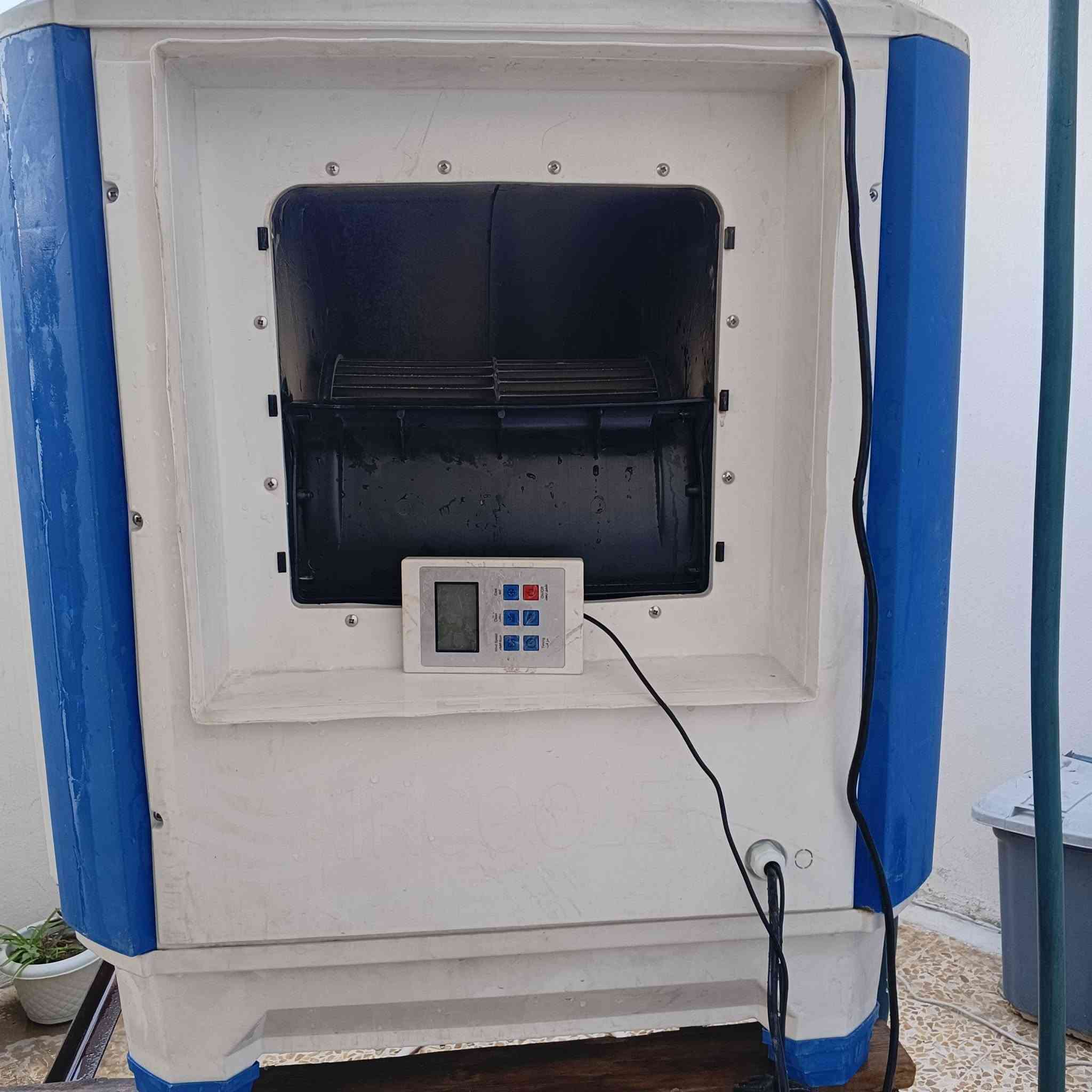 مبرده جديده ستخدام شي قليل النضافه فول السعر 250
التواصل علئ هاذ ارقم ***********
