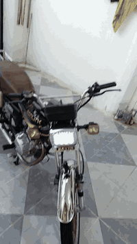 دراجه سافان مديل عشرين معمره تعمير كامل مابهه اي نقص مكاني العزيزيه قرب الكليه‏***********
