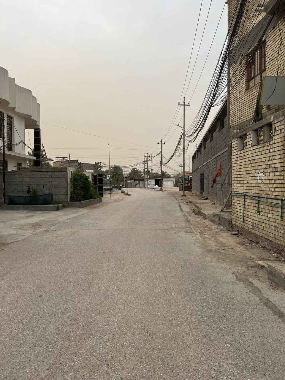 يعلن مكتب الاعرجي عن وجود بيت اجار50متر طابقين غرفتين نوم البيت كلش نضيف يبعد عن الشارع العام 20متر العنوان قرب كنطره السلام مقابيل عامود 43للستفسار***********
