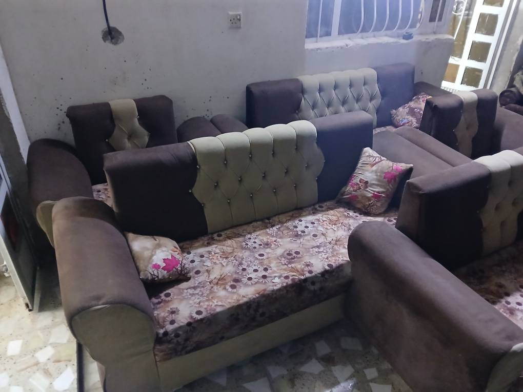 تخم قنفات 9 مقاعد سعر 150 وبي مجال مكاني بغداد راسه مال امين ***********
