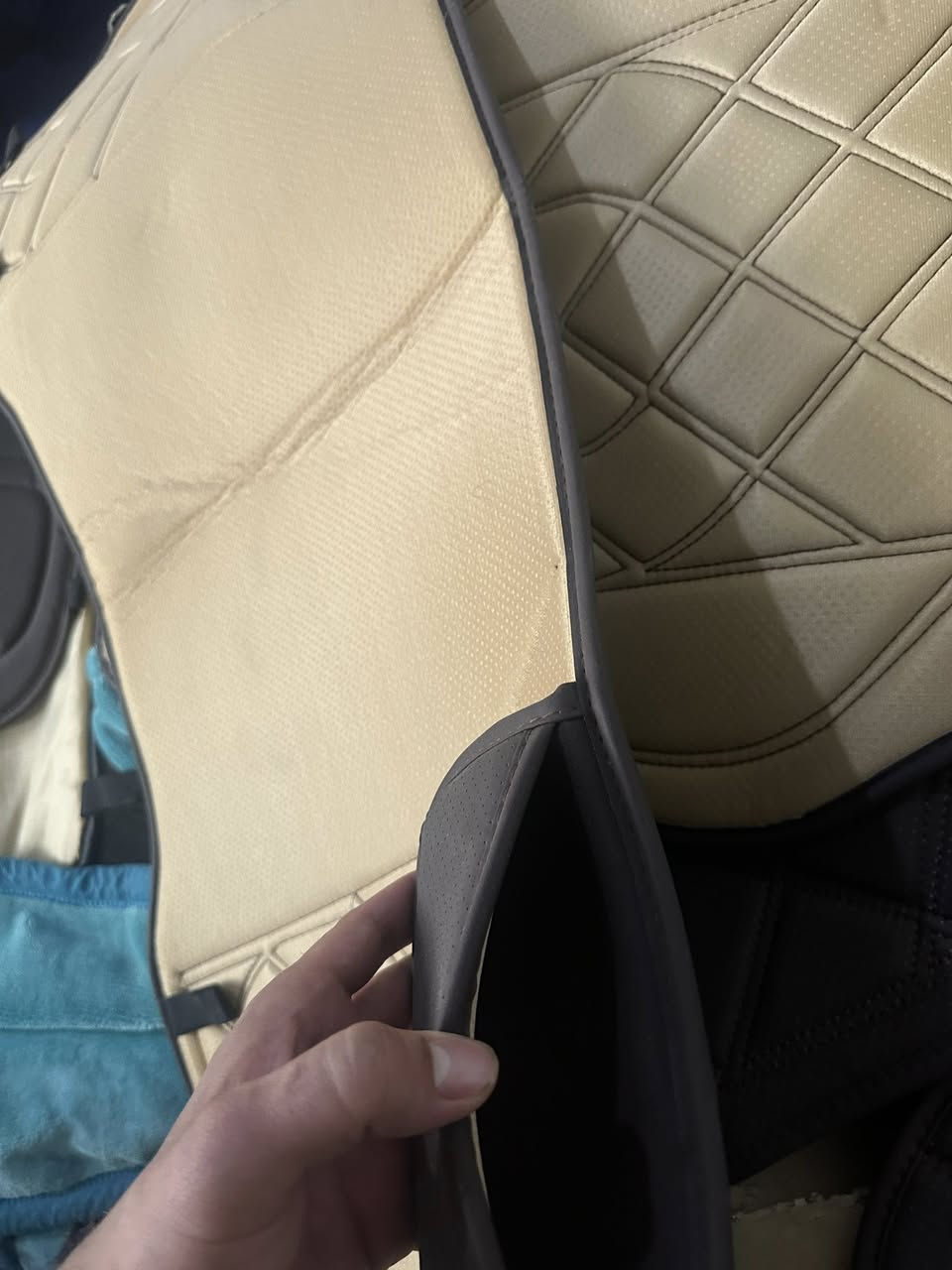 دوشمه سياره اربع مقاعد لون جوزي جديده غير مستخدم توصيل موجود ***********
