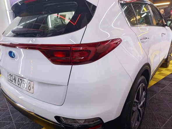 السلام عليكم 
للبيع كيا سبورتج 2021 خليجي بيسك 
المواصفات
شاشة انفكيشن
اريل انفكيشن
تبريد قطعتين 
حساس خلفي
مري شفط
اشاير بل مري
سايد بريك رجل
كروس سرعة 
كامرة خلفية
يدات نيكل
فول تحكم ستيرن
شاشة اعطال
مانع تزحلق
سويج شخاطة 
ماشية 67الف كم 
رقم بغداد ب اسمي 
بيها تعديل بل جاملغ الايمن والبنيد كذلك 
السعر 206 وبيها مجال
مكان السياره بغداد الشعب
للاتصال 
*********** بغداد
