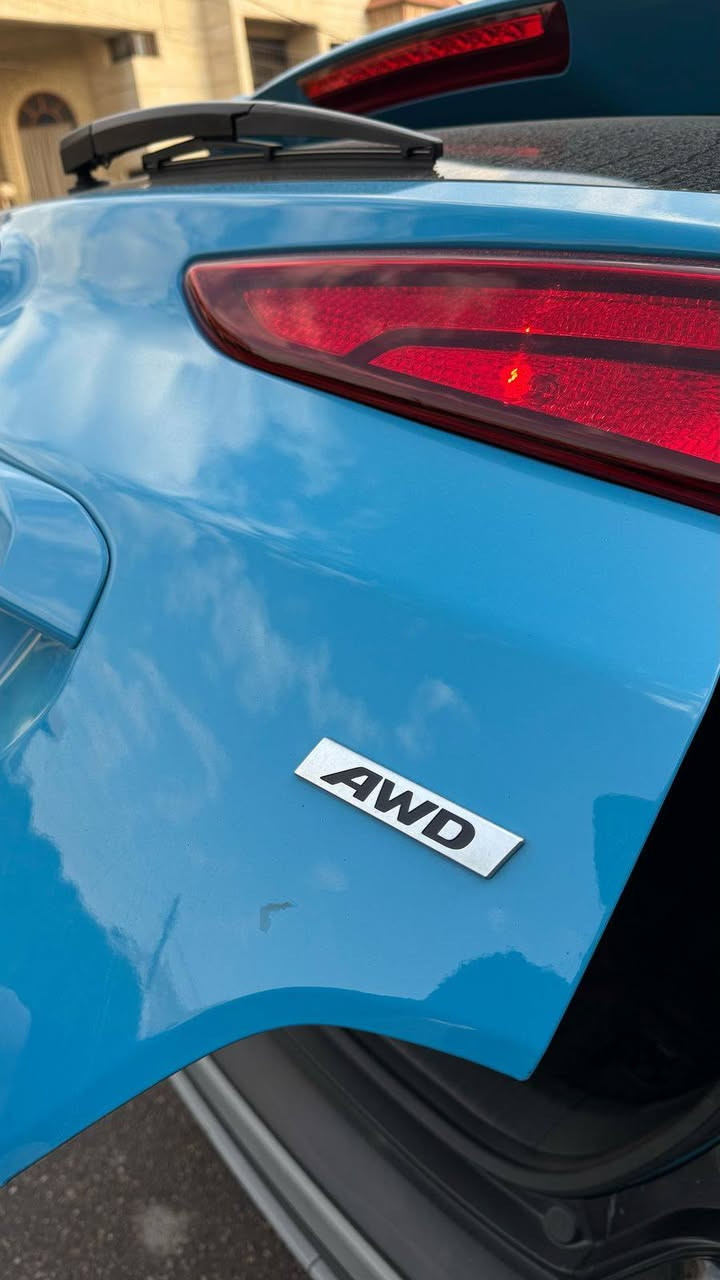 السلام عليكم مكلف بالنشر
كونا هونداي 2023  sel 
وارد امريكي 
رقم بغداد رقم جديد 
محرك 2000دوش تنفس طبيعي ماشيه 20500 mil 
السياره دفع رباعي فتحه بالسقف شحن وايرلس رادارات أمامي جانبي 
توقف ذاتي اوتو بريك اثناء الازدحام
تدفئه كشنات اماميه
دخول ذكي بدون مفتاح تشغيل عن بعد 
درايف مود سبورت وسمات ونورمل ويل 17 
السياره كلين بدون صبغ فقط بارد في الجاملغ الخلفي عكس السائق 
السعر 19000$ و بيهة مجال

لتواصل ع الرقم ***********
العنوان بغداد حي العدل
