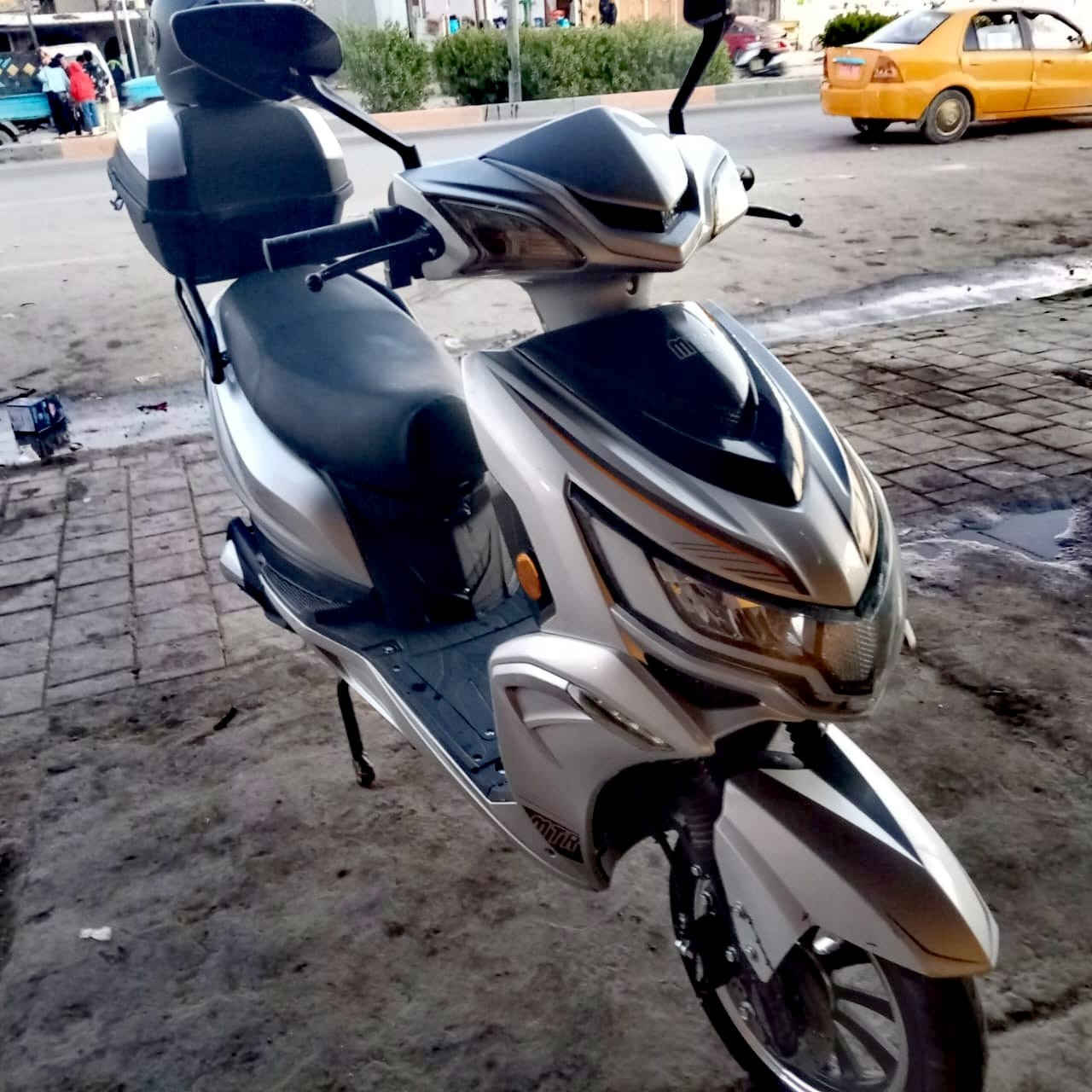 سلام عليكم (مكلف بالنشر) دراجة شحن جديدة ملف 2000
6 بطاريات حجم كبير للبيع  او مراوس بدراجة بريز  رقم صاحب الدراجة *********** بغداد الشعب
