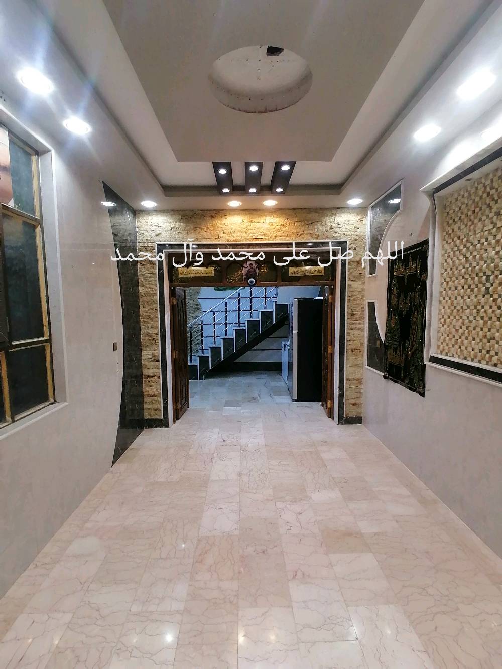 اللهم صلِ علىٰ محمد وآل محمد 
السلام عليكم
🏠الدار للبيع المساحة 100متر طابقين الواجهة 5م والنزال 20م
-الشارع بعرض 15 متر

🌏الموقع النجف حي الجامعة منطقة ال 28 قرب مدرسة الرفاه🏫.

يتكون الدار من :
   3️⃣ غرف نوم
و 3️⃣ صحيات داخلية وخارجة

يتكون:
الطابق الأرضي من استقبال وصالة ومطبخ وغرفة وصحيات داخلية وخارجية
والطابق الاول غرفتين وصالة وصحيات
والطابق الثاني بيتونة وسطحين

للأستفسار الأتصال📞: 
(***********) اتصال☎️ او واتساب📲