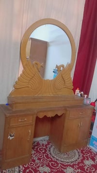 ميز مراية • ثقيل