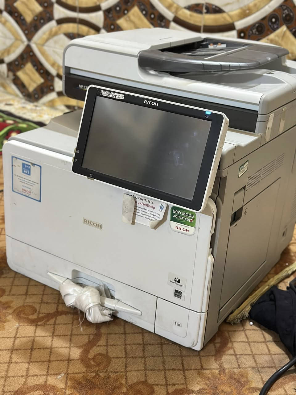 طابعة ريكو 307 mp طباعة كافة ملازم مع صور نضيفة كلش للاستفسار اكثر خاص او الاتصال على الرقم ***********
