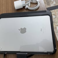 جهاز آيباد ١٠، سعة ٦٤ جيجابايت، نظيف جدًا وبدون أي تلف، البطارية بحالة...