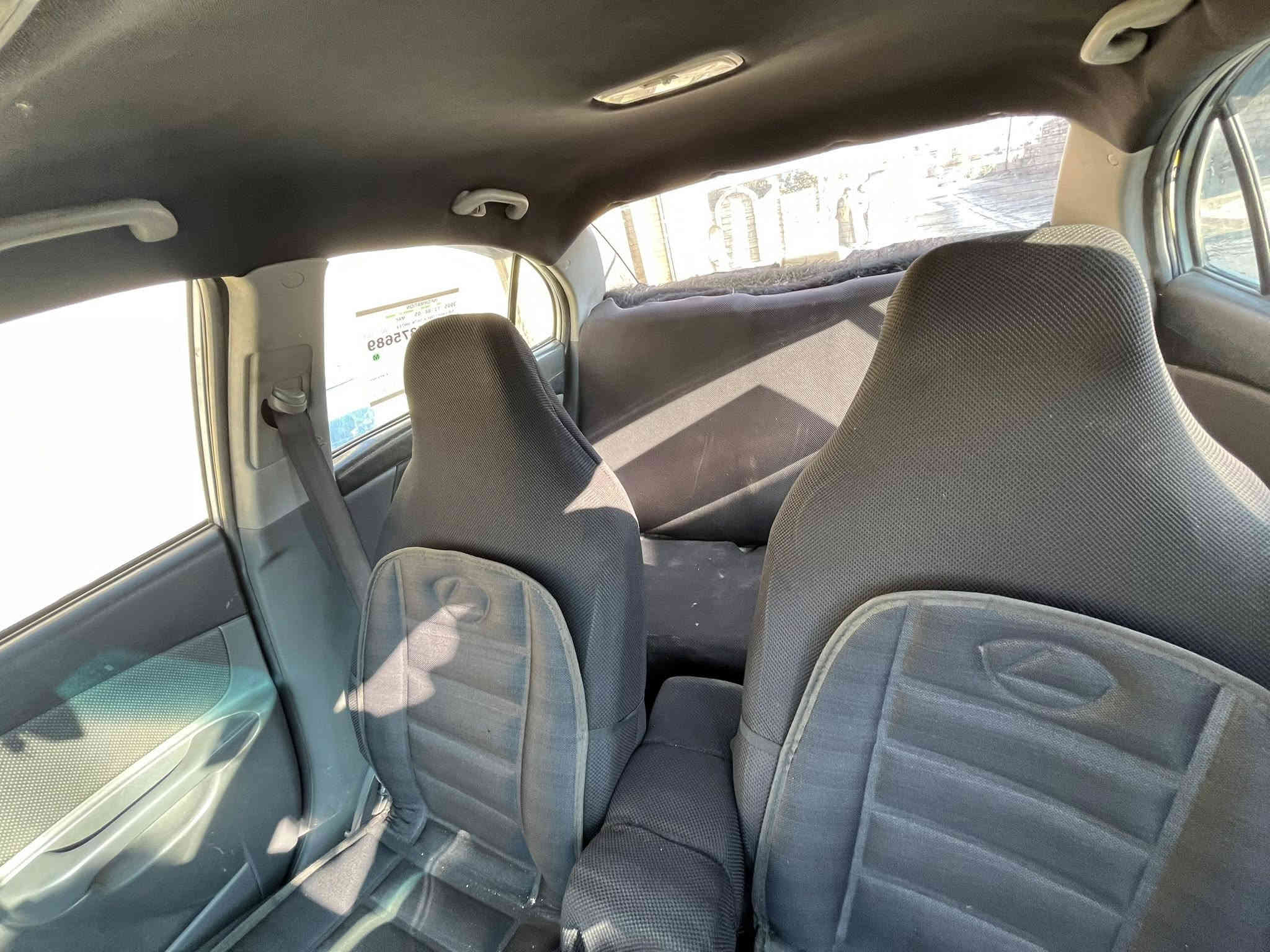 سلام عليكم ورحمة الله وبركاته 
سياره كيا ريو للبيع ٢٠٠٦ 

سياره جاهزه من كلشي بوجهك عشارع ما تصرف ربع عليه 

وراد كندي 

.  كير توماتيك 

محرك ١٦ 

السياره بسمي 

رقم هزه جديده 

ضرر جاملغ الامامي جه السايق 

مكلفً بل نشر اتصال مع صاحبه مباشر 

سعر ٨٥

***********

***********
