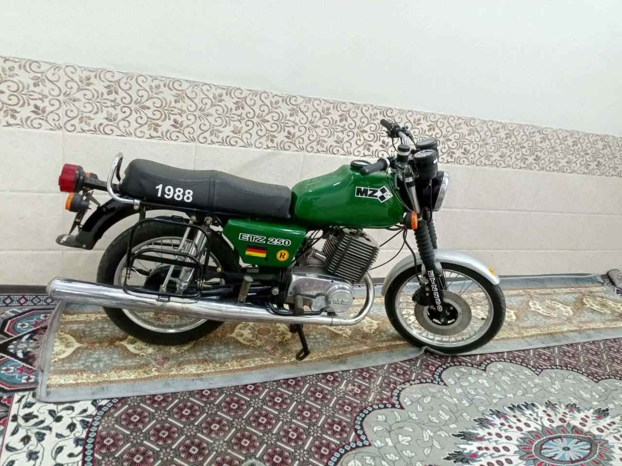 السلام عليكم من رخصت الشباب 88للبيع مكان كربلاء رقم وسنويه مداور ثاني يوم بس أتصال‏‪***********‬‏
