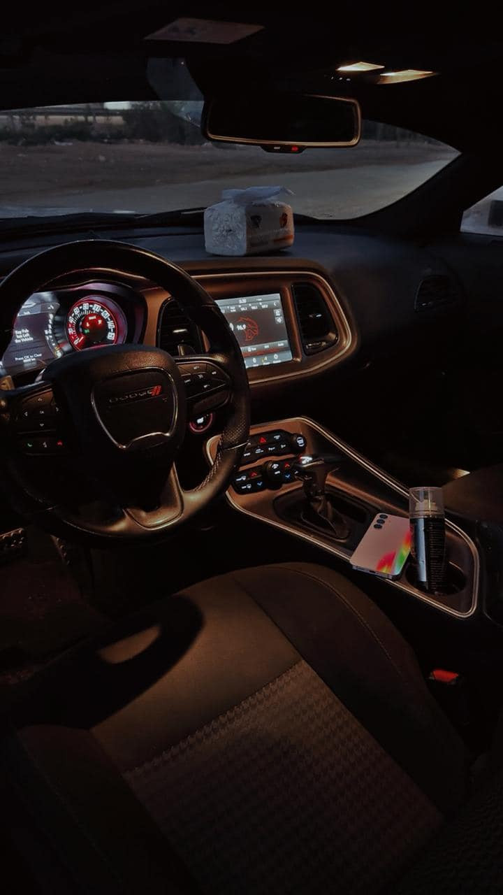 سلام عليكم للبيع جالنجر RT سوبر تراك
موديل 22 
مكينة 5700
مواصفات 
شاشة جبيرة
ويل نجمة تو سايز
كشنات حضن
سوبر تراك تحكم من الشاشة
منصومة زنون كاملة
وبقية المواصفات المعروفة
السيارة حادثه جاملغ وبنيد وجاملغ خلفي وحنشر صور الحادث وصور السونار وياه  السيارة كفالة من الكص شواصي والغود
السعر 173 وبيه مجال 
مكاني بغداد الدورة
للاستفسار  ***********
