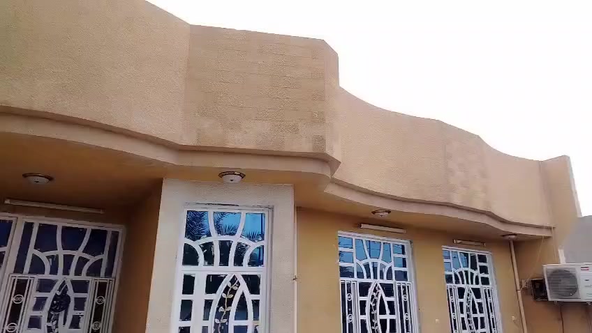 السلام عليكم بيت عل سياحي قرب مدرسه مسقط
جبهه ٢٠ ونزال ٣٥ هوه القطعه البيت ١٢ القطعه ٨
قرب الشارع العام يبعد ١٠٠ متر والبيت لاحمر قاطين هم للبيع وبصفه قطعه البيع حسب الطلب
لاستفسار ***********
