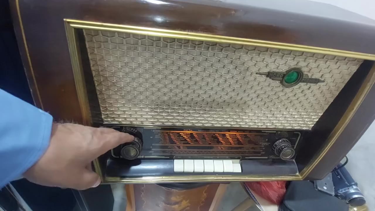 راديو نورمندا لمبات الماني الصنع شغال بي اف ام كبير كلش نظيف المراسله على الرقم *********** او على الخاص
