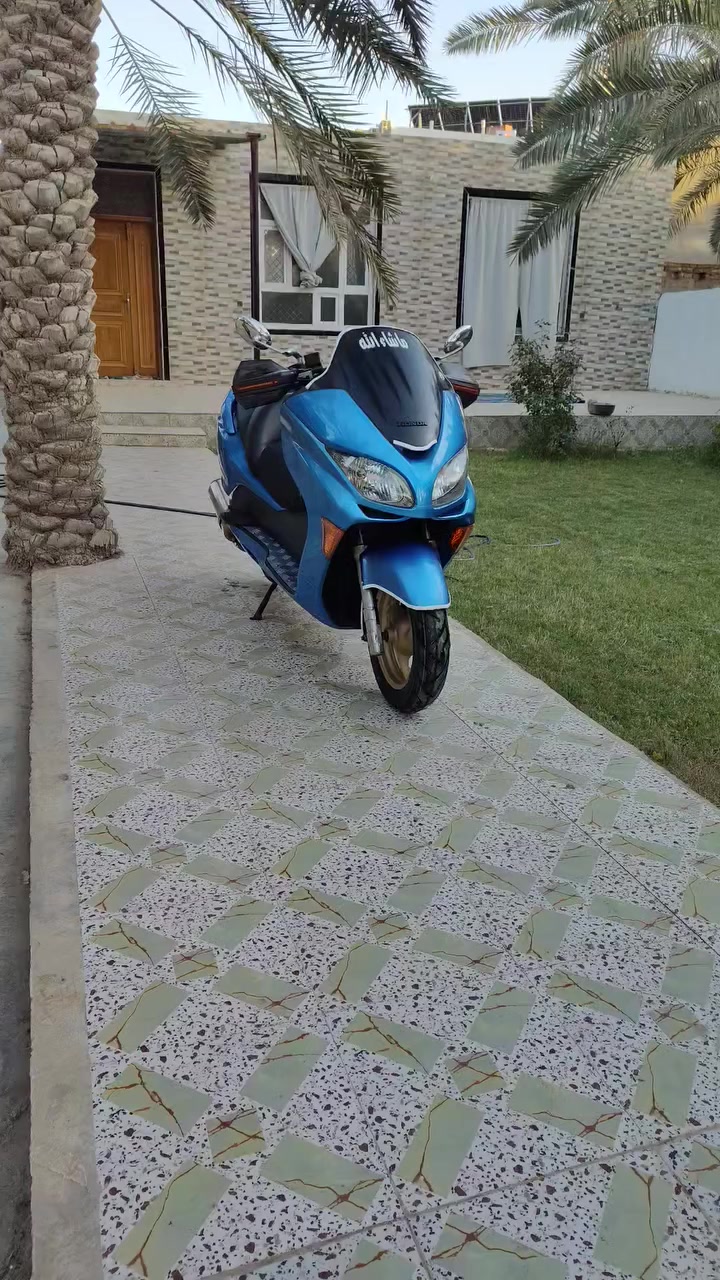 سلام عليكم وينه اليدور نضيف اطيك ضمان 
متاح بعدهي بحاله الوكاله صارلها شهر من طلعت من معرض علاوي الباشا مكفوله كفاله عامه وضع اليابان
فورزئ صفر 9،،،، 7 كير، ،،،،، 4 تحويلات
صالنصه رياضي وكاتم
دهن امزويل ماي زيتي
بانزين كله محسن
دشبول ابيض
لايت خمس الوان  ابيض عالي ناصي
جك جنطه وياها جنطه لون ازرك
جانت بيها شوته رياضيه وخرتها خليت بلاديه
قبق كلجات نيكل
وياله رياضي ذهبي مال اليابان
ستوني مسويلها ادامه كامله كلجات
تايرات جدد اصلي
دواسات نيكل
اخذتها ماشي 29 الف وبعدهي 29 الف لان ماطلعت بيها
مكاني محافظه الديوانيه بخدمت الشراي
***********
