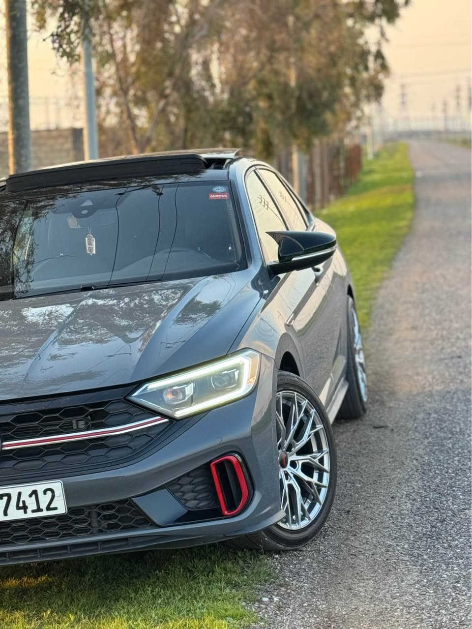 جيته gli
مؤديل 2022
ئؤتؤبان فول مواسه فات
23مايل رؤشتوه
٤پارجه ى لاى سه كن بؤياخه واته يه ك سه فحه پيشو پشتى كه بسه 
داون بايبي له سه ره بؤن بانكى دانراوه 
سحرى ١٧٠وه ره قه يه 
*********** أربيل, العراق
