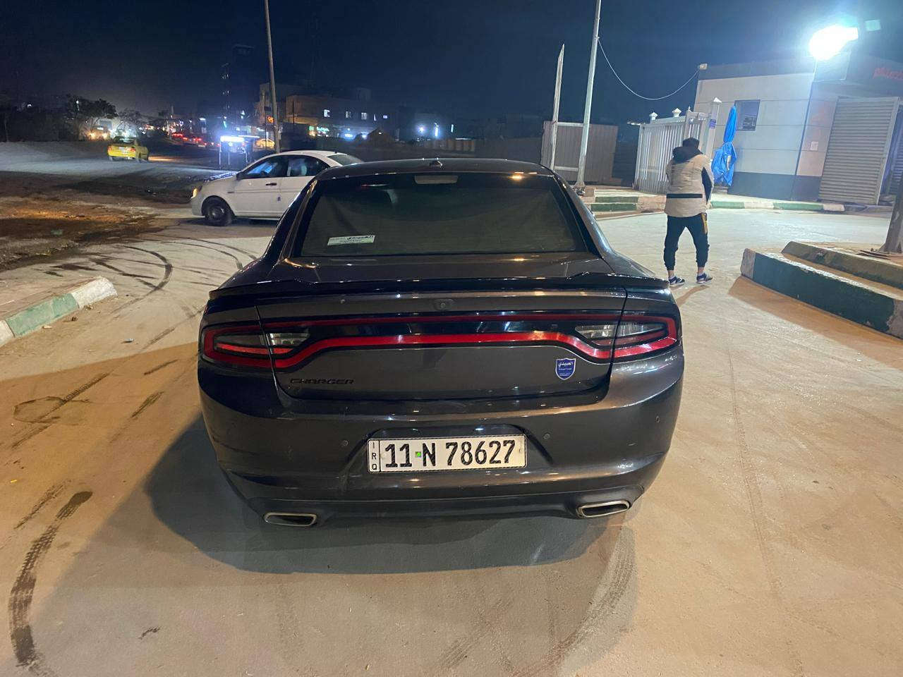 سلام عليكم دوج جارج sxtplas للبيع السعر: 215$
ومجاله بصيط حق جيتك
   حدث بصيط قطعه فقط بنيد مبدل بدون دواخل ابد 
 كير محرك كفاله 
وشوف صور الحادث وسونار منزلة واقرة التفاصيل واتصل وتشلع عيوني 

جارجر. 2020 sxtplas
لون رصاصي غير محدد
العداد: ٦٥mi
رقم بغداد الجديد باسمي  وكاله تحويل حاضر 
المحرك : V6.  3.6L 
سياره تو ويل 
المواصفات فتحه قماره +دمام خلفي بلادي
شاشه وسط مع نظام ملاحة GPS 
 مقعد السائق كهربائي 
 حساسات مع مانع تصادم خلفي . 
 تشغيل عن بعد 
 ستيرن كهربائي 
 محدد سرعة 
 تلفون بلوتوث 
 كاميرا خلفية 
 مرايا متحسسة للاضاءة العالية 
صور الحادث مرفقة مع السونار 
بجم 
كير محرك كفاله 

للتواصل*********** يوجد واتس 

العنوان بغداد الكرخ (قرب تقاطع دروي) 📍
