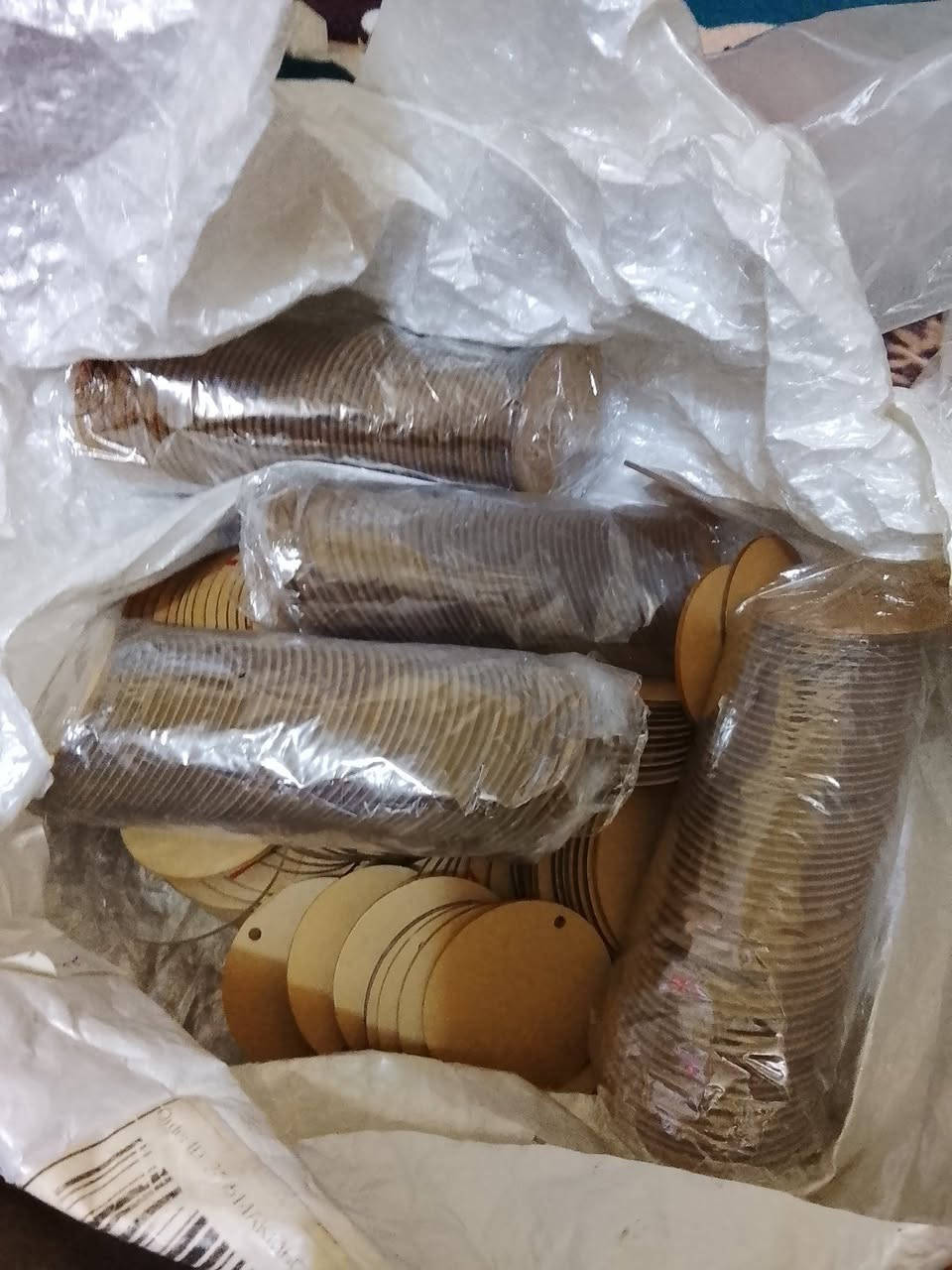 للبيع أقراص بلاستيكية شفافة (أكريليك) عدد كبير
متوفر كيس يحتوي تقريباً 500 قطعة
قرص دائري شفاف مع ثقب جاهز للتعليق
عليها ورق حماية من الخدش
مناسبة للطباعة – الحفر بالليزر – المطابع – محلات الهدايا – الإكسسوارات – أعمال يدوية
القطعة رفيعة وخفيفة وسهلة الطباعة أو اللصق عليها
ممتازة لصناعة ميداليات – بطاقات – تعليقات – مفاتيح – أسماء


**إذا كنت صاحب هذا الإعلان وتريد حذفه لأي سبب، رجاءا أرسل رسالة إلى الدعم الفني**