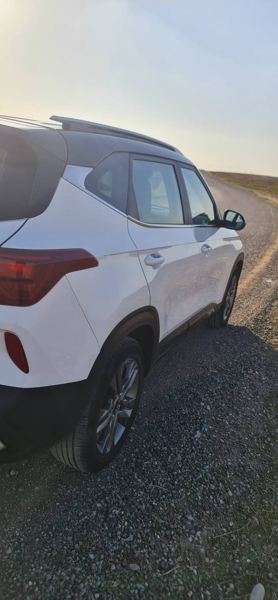 كيا سيليتوس ٢٠٢٣ امريكي 
محرك الفين المرغوب مايصرف بانزين 
ضررها شبر جاملغ الخلفي وربع بالصندوق
ايرباكات كلها سليمه 
لون ابيض صقف بلادي اسود
بصمه وتشغيل عن بعد
ثلاث أنظمة قياده نورمال سبورت سمارت 
كير عادي و واتو 
مانع انزلاق
كشن نص جلد نص قماش
رادار أمامي وخلفي والمرايا
تحكمات ستيرن وتحديد سرعه
قياده ذاتيه 
ريتايدر
طخم تايرات جديد 
سياره باسمي 
شرط التحويل 
مكان السياره اربيل 
سعر ١٨٥ ورقه
*********** / *********** أربيل, العراق
