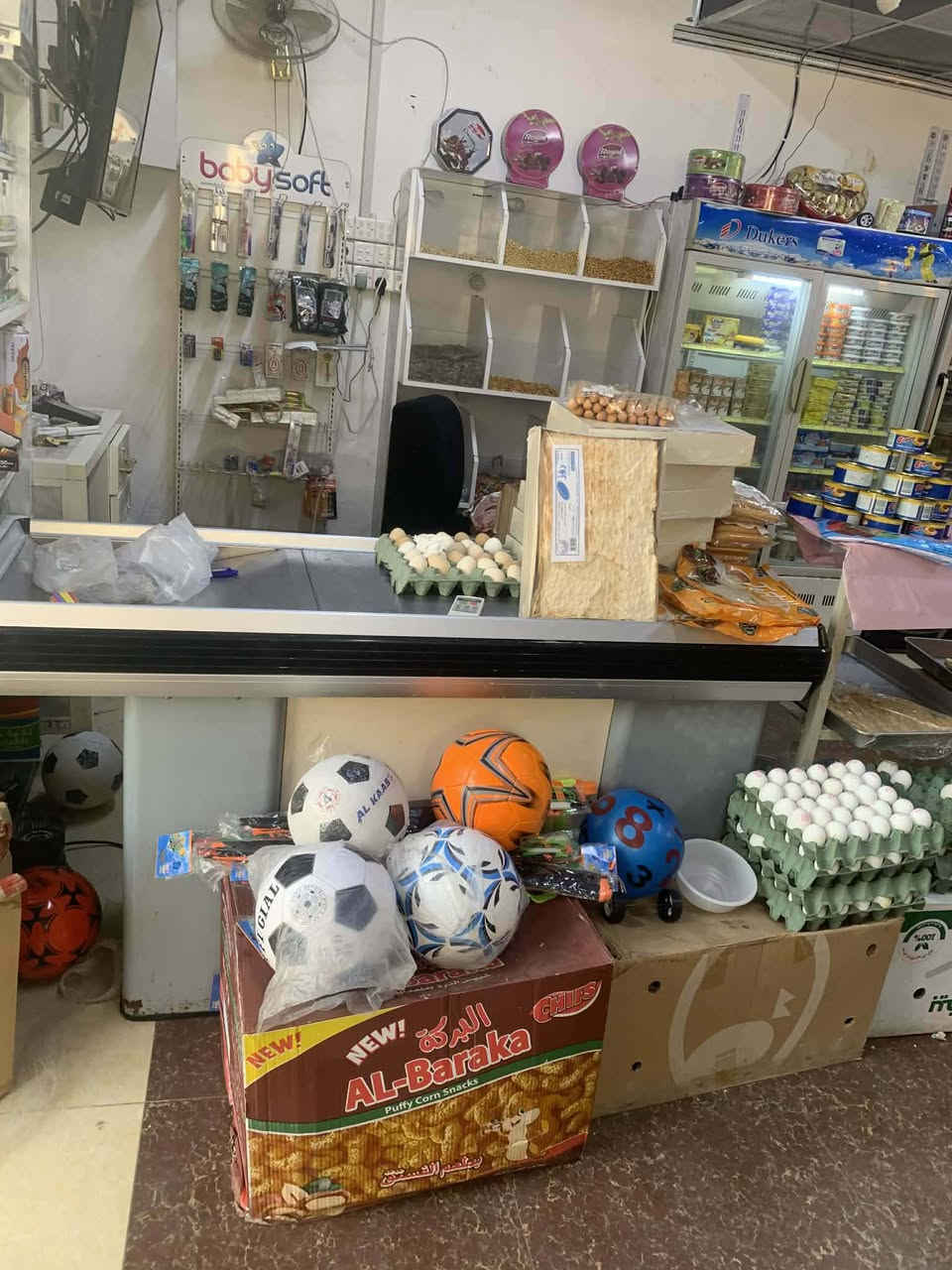 السلام عليكم اسواق للبيع الاسم  ماركت الضاحي الموقع سايدين الرفاعي الاسواق متكون من خمس عارضات وثلث برادات وثلث عرضات شركات وسستم كامرات ومخزن للتواصل على هاذا الرقم بي واتساب *********** مكلف بل نشر
