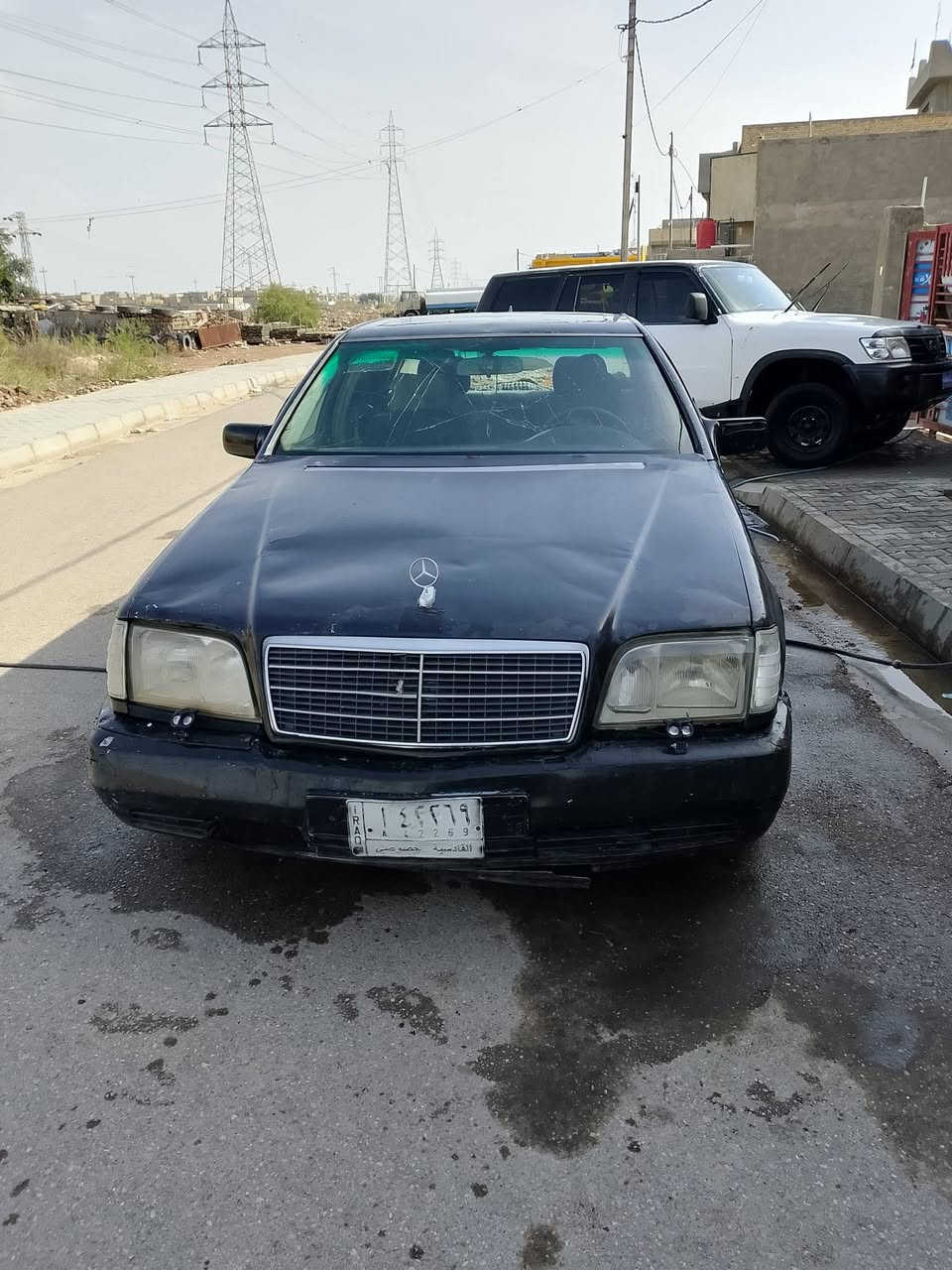 السلام عليكم سياره مرسيدس لبيع موديل ٩١ كير ومكينه ففتي بيها لستيك ولفف رقم قادسيه سنويه ٢٠٢٧ مكانها واسط كوت الفلاحين  سعرها 25 رقم الهاتف  ***********
