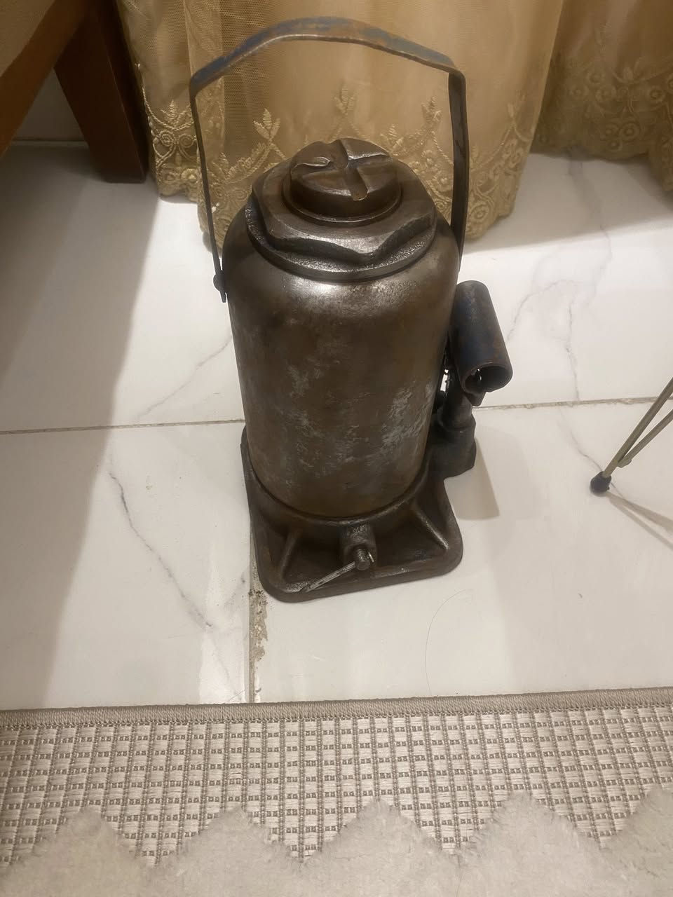 السلام عليكم عندي هذا الجك 50 طن للبيع شغال مآبي شي مكاني الاعظميه 
اتصل على هذا الرقم وتدلل ***********
