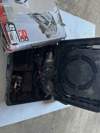 عدة أدوات • يحتاج بطارية • نقص فحمات