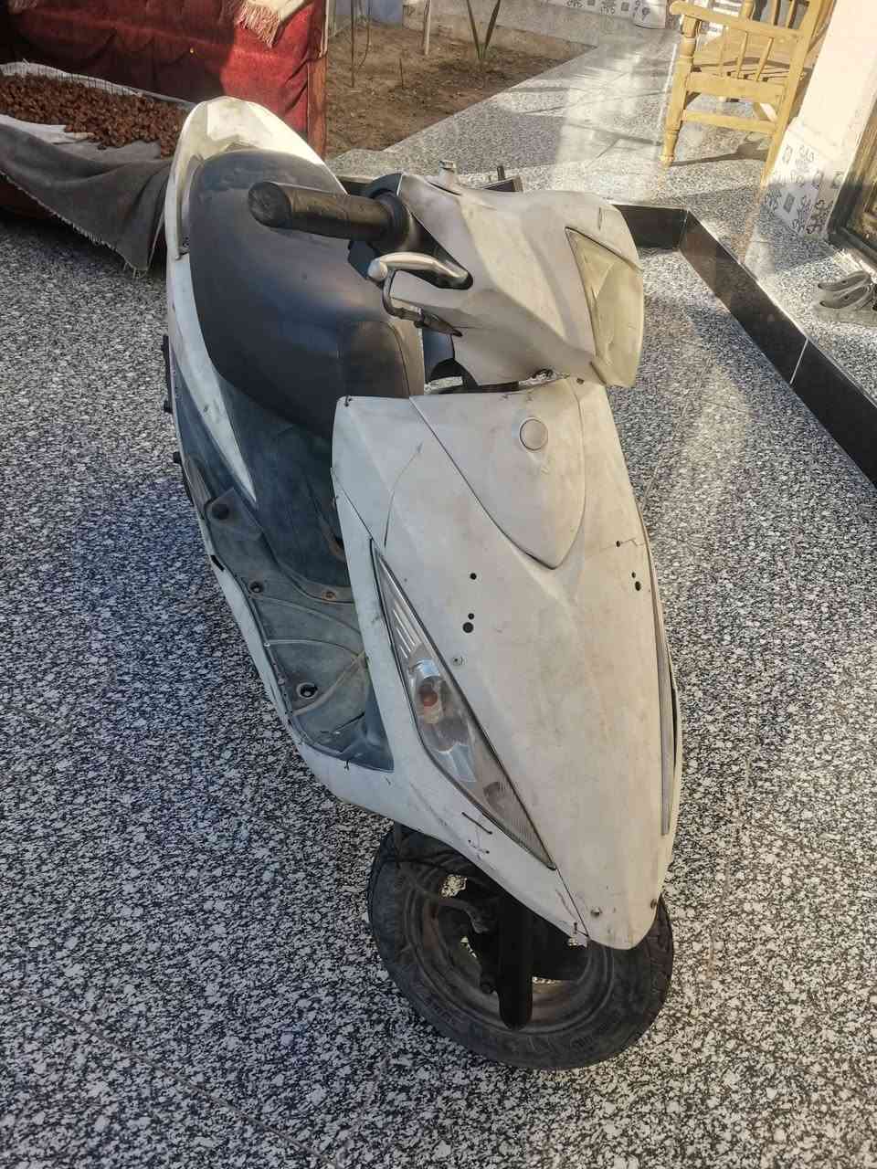 السلام عليكم دراجه اسيام جيتي محرك شغاله بس بيه تقطيعه السلولي دراجه كل كهربائية شغاله تايرات جدد ابيع كومت حديد سعر 75 قفل البصره الجزيره ***********
