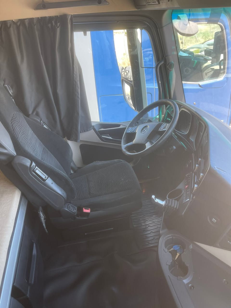 Actros 2017. 2540.  مقفول فول مواصفات عنوان السليمانية  ***********
