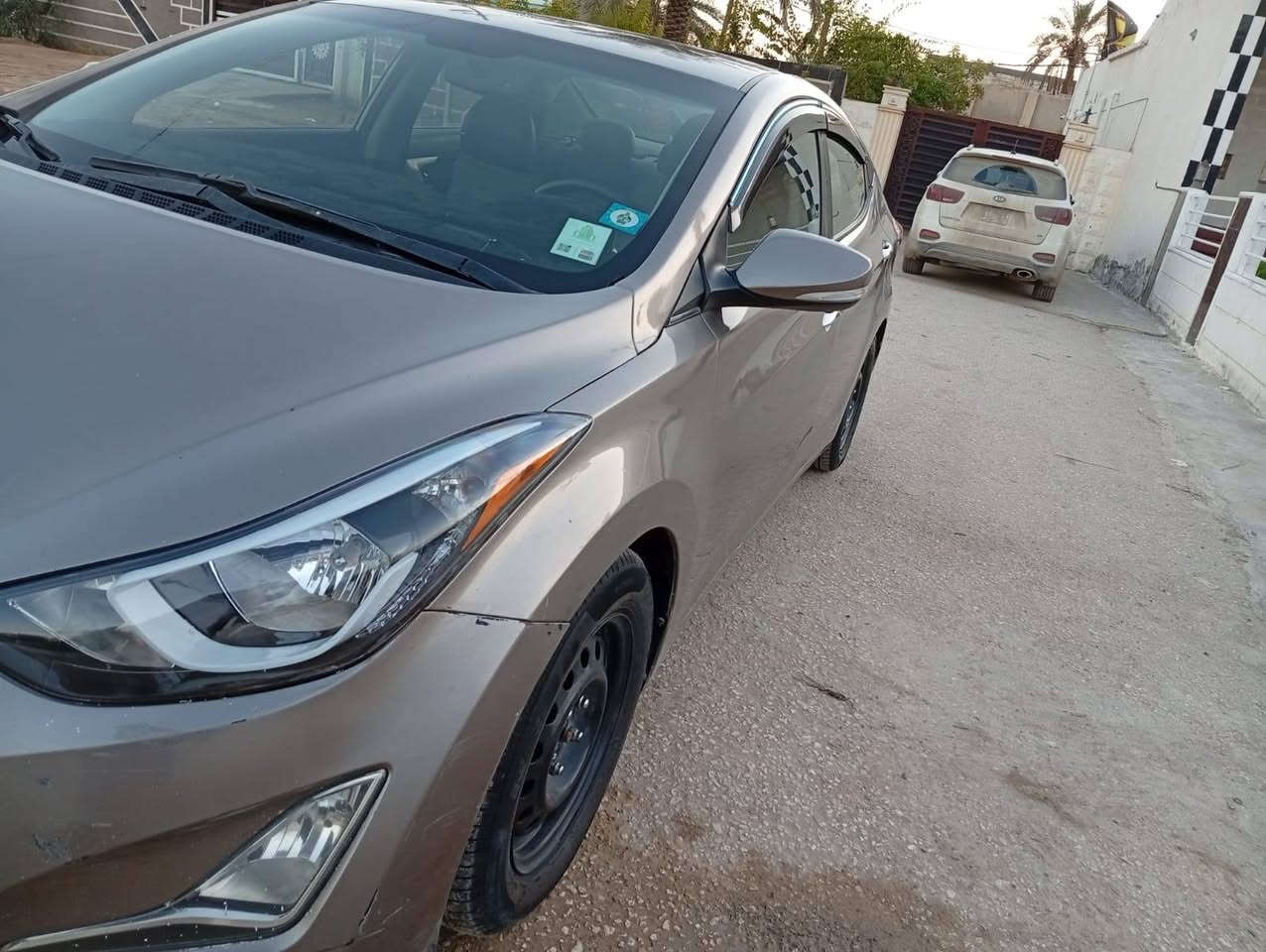 سلام عليكم النترا موديل 2016 فول مواصفات وارد مريكي حادث جاملغ امامي وبيه صبغ عام الجماليه محرك دوش الفين وكير وحداديه وتبريد وتخم تاير سياره جاهزه رقم بغداد مداور السعر المطلوب 95وبيه مجال الشراي يتصل ***********///***********
