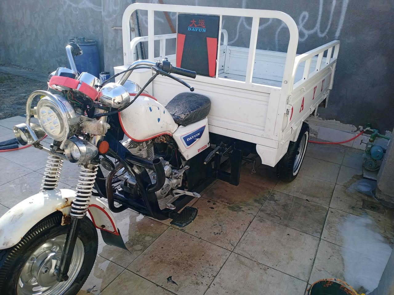 سلام عليكم ستوته للبيع موديل 2018 مكينه مفتوحه ولفات كهربائيات شغاله أوراق كامله  مكان سوق الشيوخ ***********
