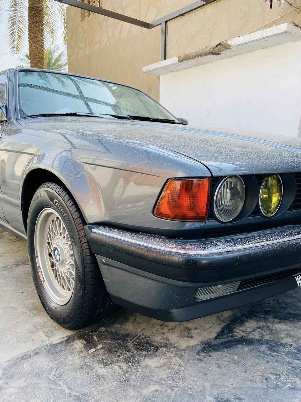 السلام عليكم اخوان بيئى 735 للبيع سياره أي نقص مابيها و بسمي مصبوغه حزام ما متواجد على فيس رقم الهاتف ***********
