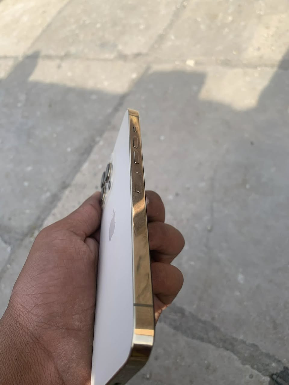 13برو ماكس للبيع
مكفول من كلشي لا خدش ولا زله ولا ايشي 
بطاريه 81
ذاكره256
وتر مامفتوح 
تريده تعال تفحص واخذ
 المو شراي لا يدوخني شباب فدوه
سعره 650قفل ربع مينزل منه مكاني بغداد الزعفرانيه 
***********🩵
