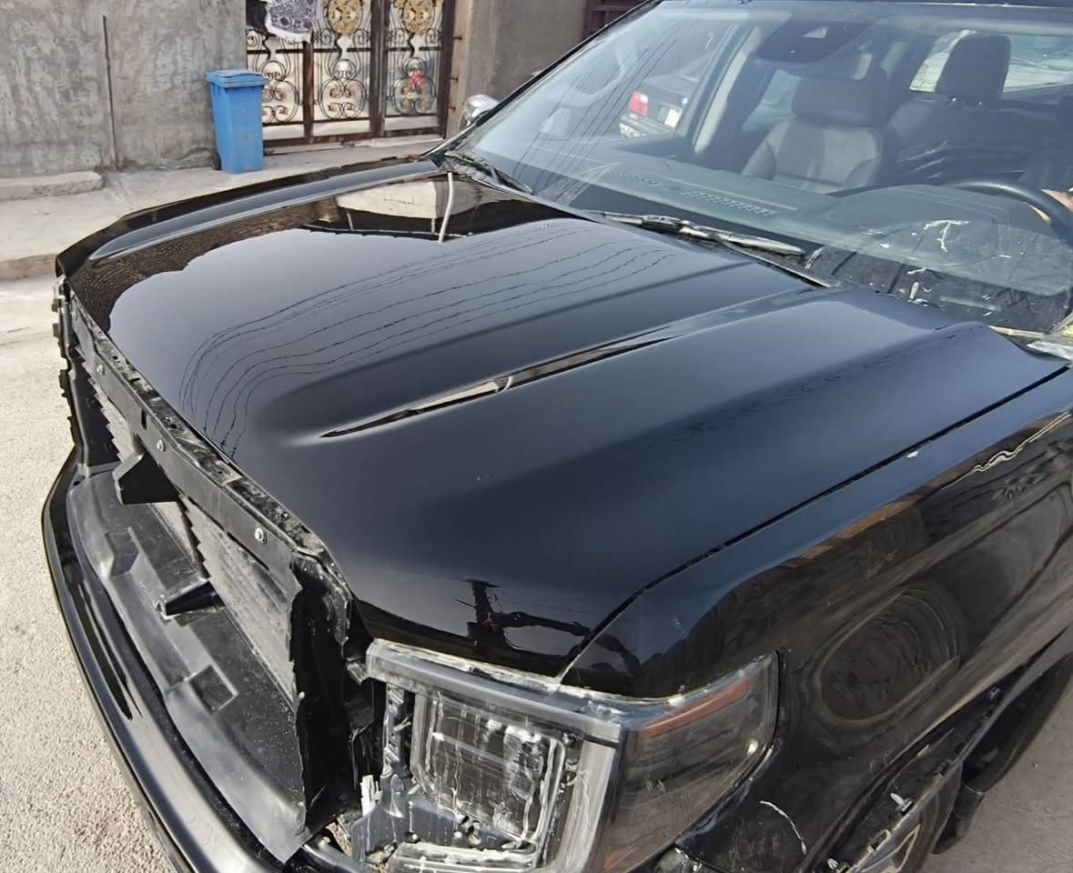 السلام عليكم
سيارة gmc sierra تجهيز وصبغ قطع البنيد والدعامية والبدي اما الباب الخلفي فانصبغ قطع راس وان شاء الله يعجبكم الشغل 
للتواصل ***********
