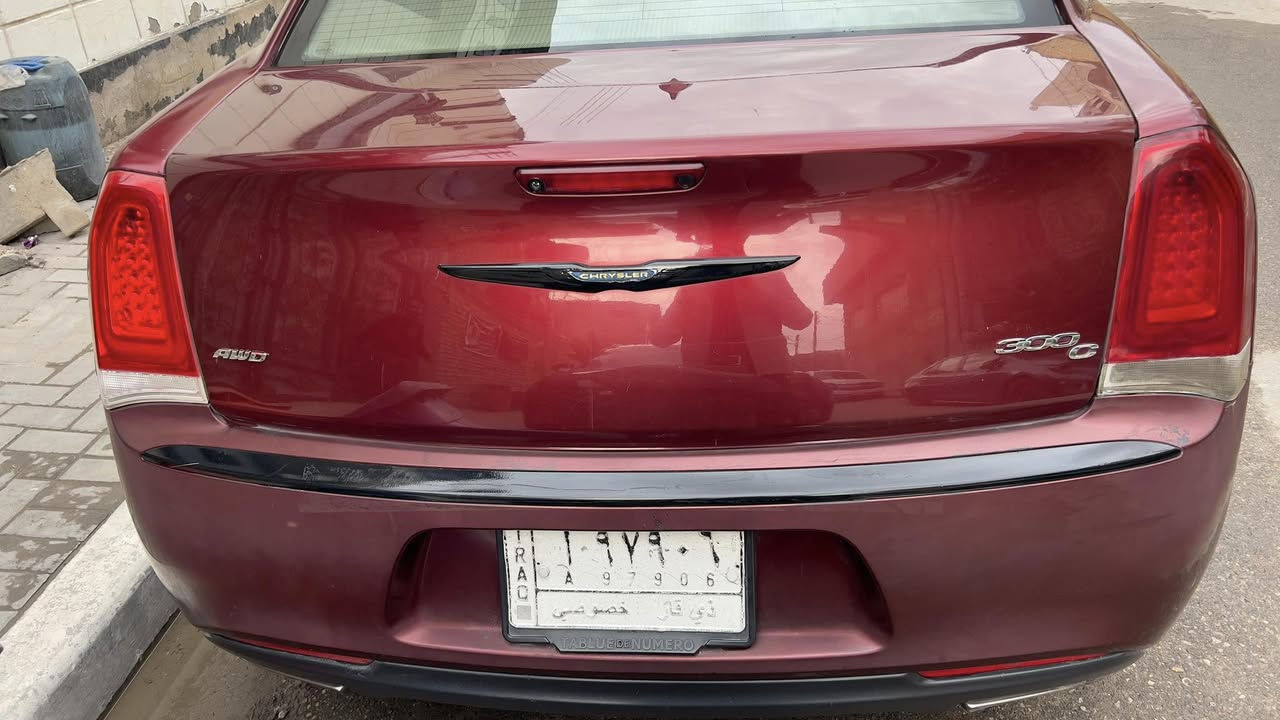 اوباما 2016 اصل وارد امريكي 

محرك V6
3600cc سعة
300C فئة
موديل 2016
ماشية 238الف ع المحرك القديم.              
و10الف ع المحرك الجديد قابل للزيادة
فور ويل ملغي (تو ويل)

محرك جديد بالكامل

كَير خالي من اي مشاكل شرط الفحص (كفالة).

راديتر ، فان ،جاينات ،واتر بم ، ولفات (نظام تبريد المحرك بالكامل كفالة جديد).

كهربائيات كفالة بدون اي مشاكل شرط الفحص.

السيارة استخدام خاص ما مشتغلة خط.

رقم ذي قار مشروع وطني لون احمر غير محدد باسمي تحويل مباشر..

الضرر :
حادث امريكا مدكر خلفي جهة اليسار (بارد وصبغ) + باب خلفي (مبدل)
بالعراق جاملغ امامي جهة اليمين (مبدل فقط).
شواصي سليمة...
بنيد مبدل اسود للجمالية
باب سائق مفتوح بدون تبديل

السعر 160
مكان السيارة بصرة ياسين خريبط
 واتساب ***********
