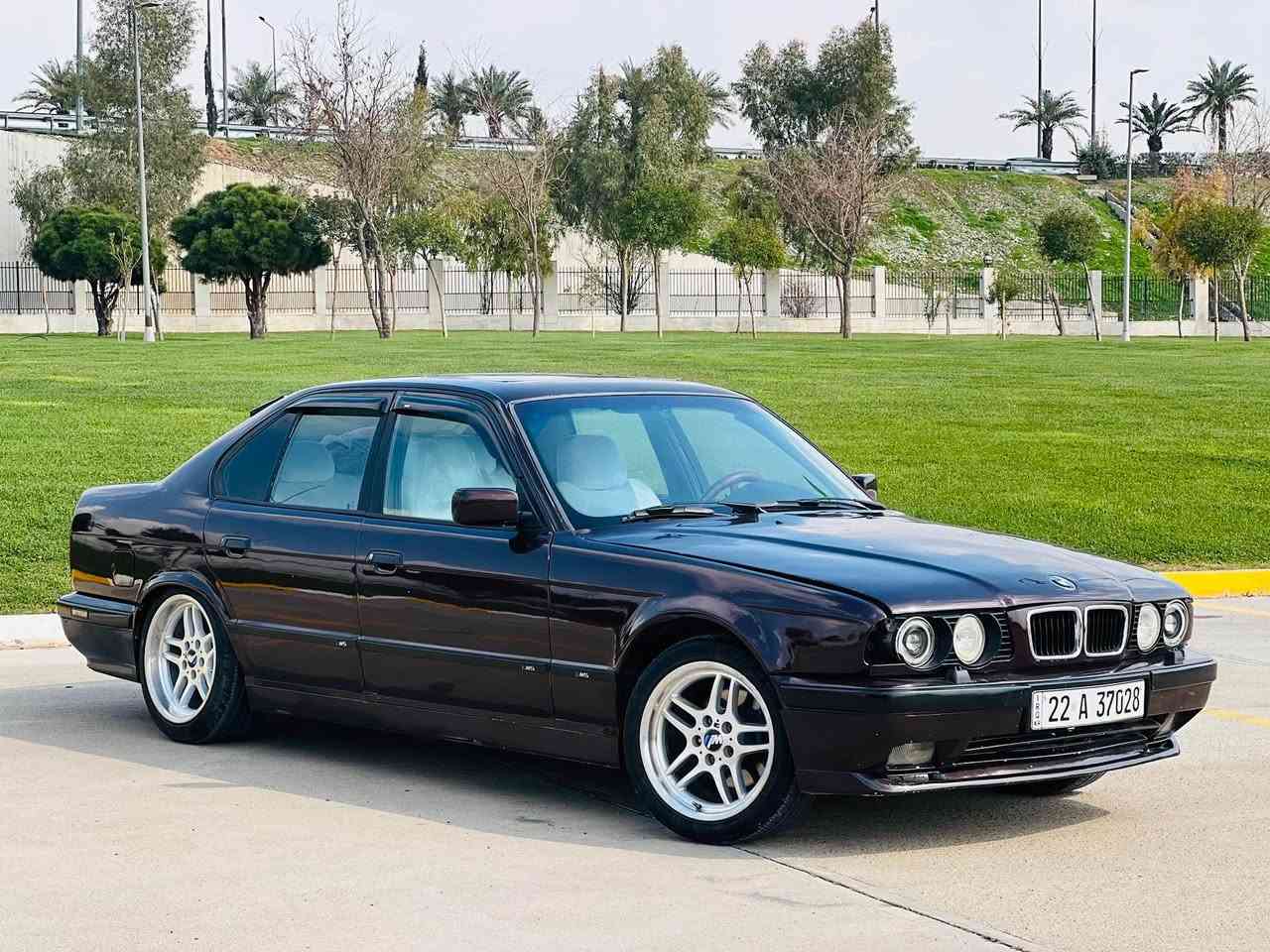 بە ناوی خوای گەورە بیئم ١٩٩١ _مەکینە ٥٢٨ سەقەر فول فولی گیر عادی 
سلاییت
دوو جام کارەبا
ویل ئیم 
سەیارەیکی توند و تۆڵ بی کیشەیە گیر و مەکینە بەشەرت بەناو کردن بەشەرت سەیارەکە نمونەیە  لە جوانی سەنەوی تا ٢٠٢٩ نویە  چاملغیکی دواوە لای سایەق لیدرانیکی هەیە بڕاوە و وەرگەڕاو بە شەرت 
شوێن هەولێر
ژمارەی موبایل : *********** أربيل, العراق
