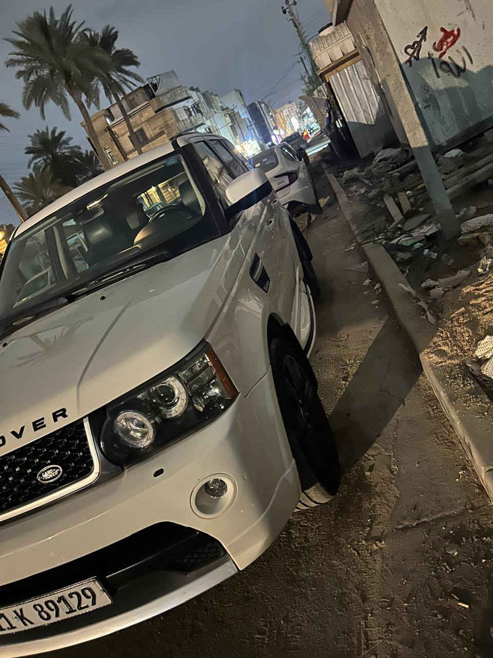 سلام وعليكم رانج روفر سبورت 2010 مراوس حسب القناعه شعندك نزل ب تعليقات 
محرك 8v عادي المرغوب كير محرك كفاله سيارة بيه نصف بنيد وجاملخ صبغ فقط والباقي كفاله سيارة نضيفه مناقصهة شي                              فول مواصفات.                                                                 فتحه.                                                                                تشغيل بصمه                                                                             دخول ذكي اربع ابواب.                                                     مري شفط +قلاب                                                             اربع ابواب بصمه.                                                             جنطه شفط.                                                                        كشنات كهربائي خزن 3 وضعيات.                                        جوبلسات تصعد وتنزل ⬆️⬇️ شغاله.                                  دبل اكسل                                                                         مثبت سرعه.                                                                     ستيرن كهربائي.                                                                وضعيات قياده                                                                كامره خلفيه.                                                                    حساسات اماميه خلفيه.                                                     تبريد قطعتين.                                                                  وبعد اهواي مواصفات مواصفات رانج معروفة.                      كهربائيات كله بلاديه تبريد تدفئه شغال مكان سياره بغداد                         التواصل عله الرقم ***********
