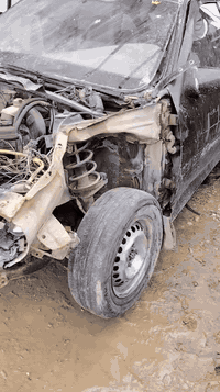 السلام عليكم الله يجفيكم شر الحوادث فكتره حجم18 رقم كركوك  للبيع كير محرك بل شرط والباقي شوفت العين وترهم تسقيط  ***********
