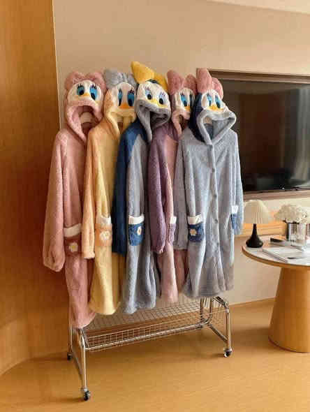 روب فرو خامة درجة اولى 
قياسات اعتيادية 
سعر القطعه 12 الف 
للحجز وتساب *********** 
يوجد لدينا خدمة توصيل
