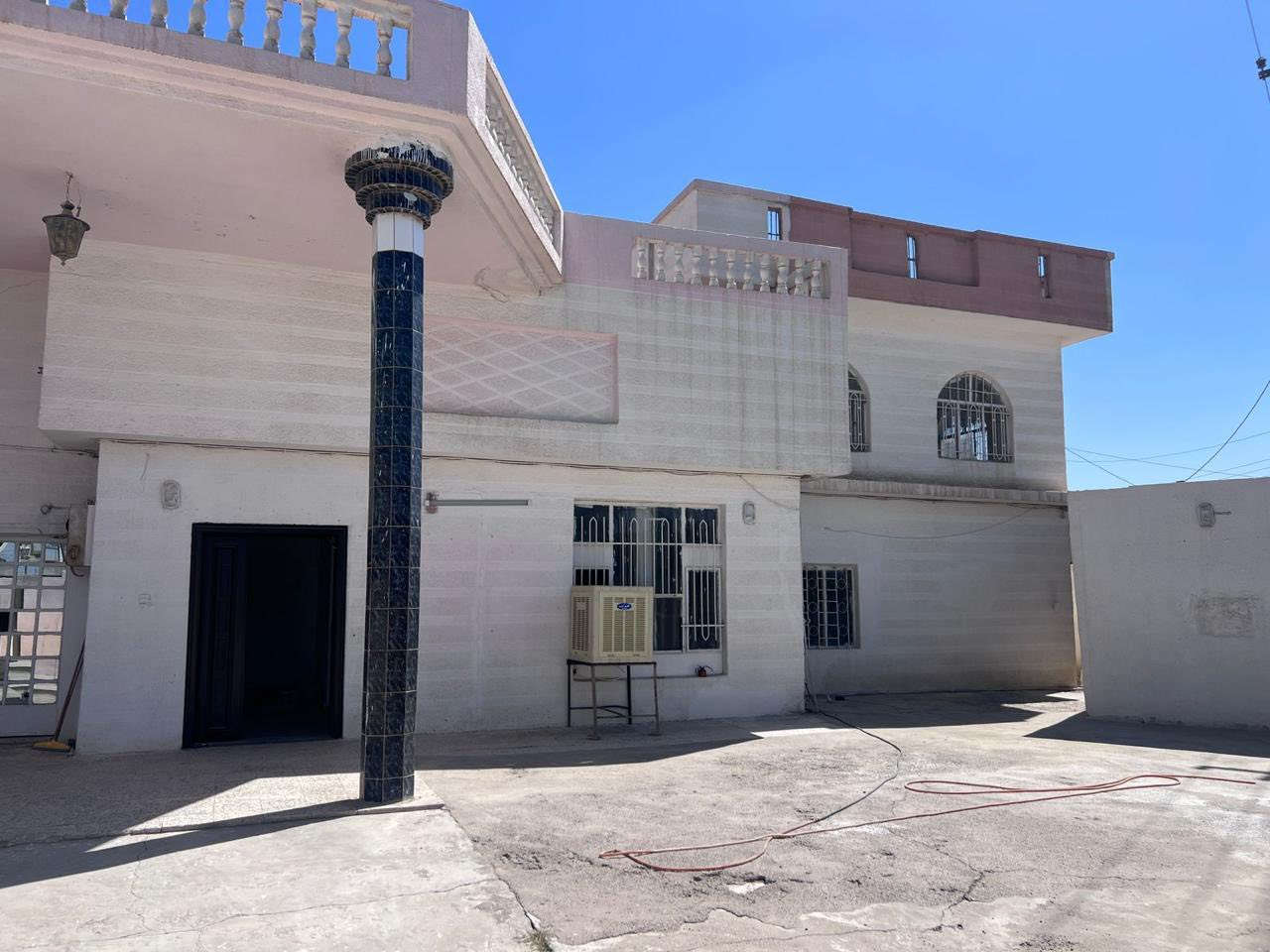 السلام عليكم دار ركن للبيع موقع مميز وبسعر مناسب مقابل محكمة تكريت بمساحة 400 متر يصلح عمارة مكاتب للمحامين ومؤجر حاليا لمركز طبي التواصل عبر الواتس اب ( *********** ) او على الخاص .
