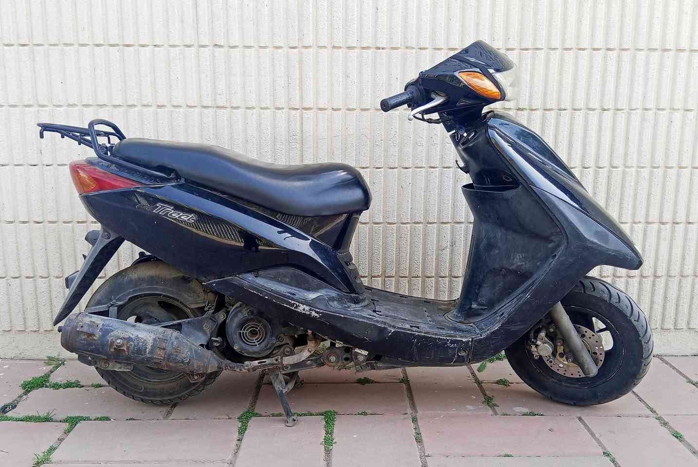 السلام عليكم
اكزز 140 ياباني مكينه بيها صوت 
الدراجه شلعه ومعدل لا تبخير لا نضوح 
كهربائيات شغاله 
مكان الدراجه بالصالحيه 
السعر  550 قفل بدون عملة
للاستفسار  ***********
