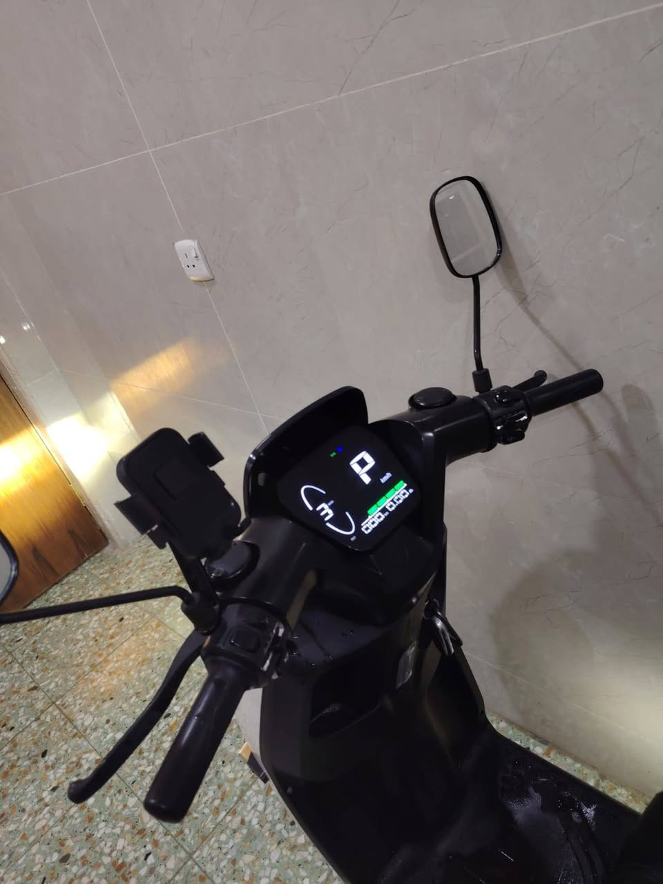 سلام عليكم دراجه ريان ام عيون EV.
6 بطاريات كبار .
تشغل بصمة .
سرعه 80.
نظام 3 نمر .
نظام P.
رجوع لخلف .بيها ABS مع مثبت سرعه .
السعر 750 وبيها مجال لشراي مكاني ابو غريب يم السوك او الكراج .
***********
*********** متوفر واتساب
