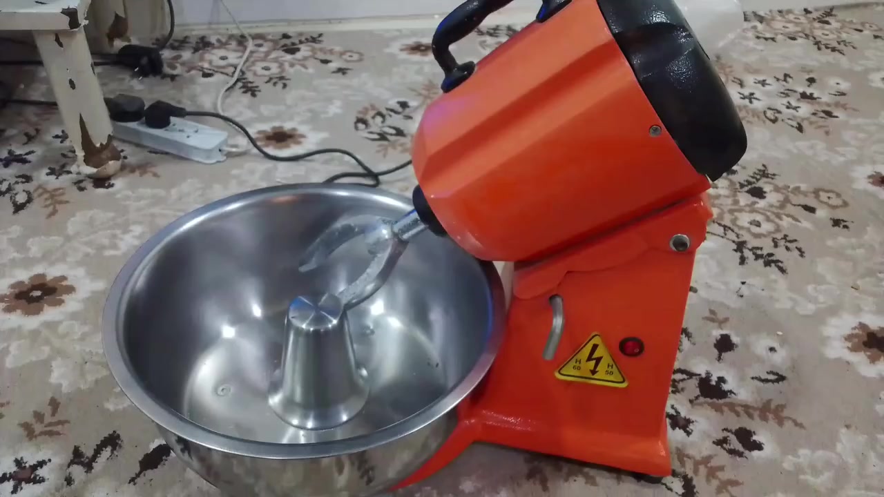 السلام علیکم
عجانە پێنج کیلۆ بۆ فرۆشتن شتی دەرەجە یەک 
کڕیومانە یەك جار بەکار هاتووە گەورەیەو بۆ ئیشی ئێمە نابێت بۆیە ئەی فرۆشم 
نرخی ۱۱۰ هەزار.......لە سلێمانیم
***********
