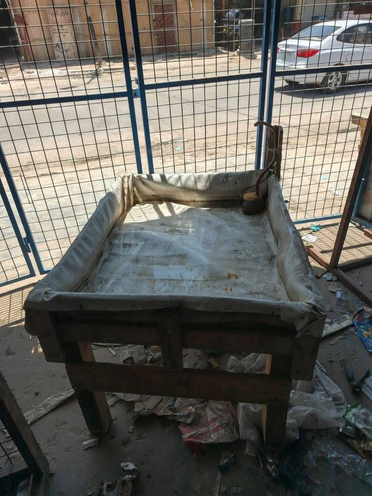 السلام عليكم حوض +شوايه +سنك +غطاس +حوض صغير +تخته مال كص السمك +ميزان للبيع كلهن ***********
