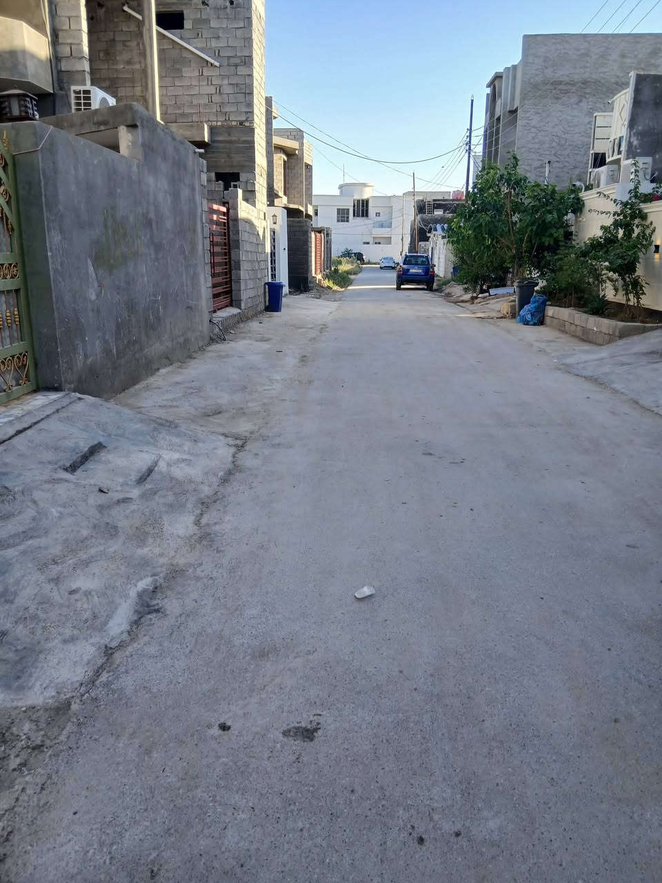 بسم الله الرحمن الرحيم 
يوجد قطعة أرض طابوزراعي سند٢٥ للبيع المساحة ١٥٠متر 
العنوان/قرب كلية بلاد الرافدين تقاطع القدس
للاستفسار على ***********

