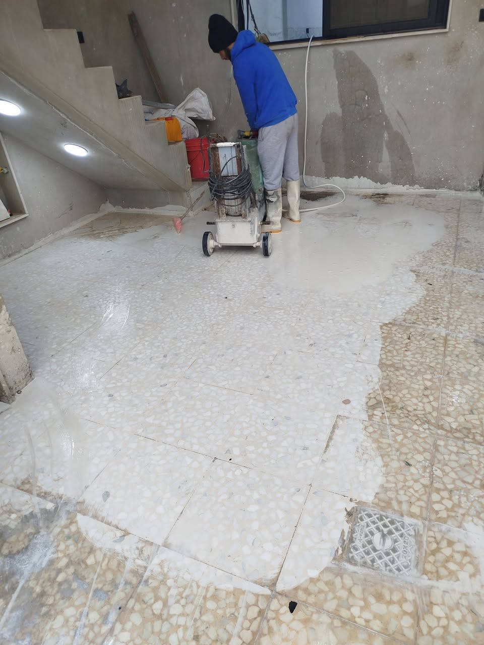 (مكتب الصديق)✅
مستعدون لجلي كافة أنواع الكاشي ☑️
وكافة انواع والمرمر  وتنضيف البورسلين 
كل انواع الكاشي القديم والجديد 
الاسعار بالمتر اكثر من 100 وفوك ناخذه بالمتر اقل من 100 متر ناخذه طوب 🏠
مكان الشغل في الموصلنا الحبيبة 🏨
الاستفسار اكثر الاتصال بالراقم ✅

☎️***********
الواتس اب ☎️ ***********
