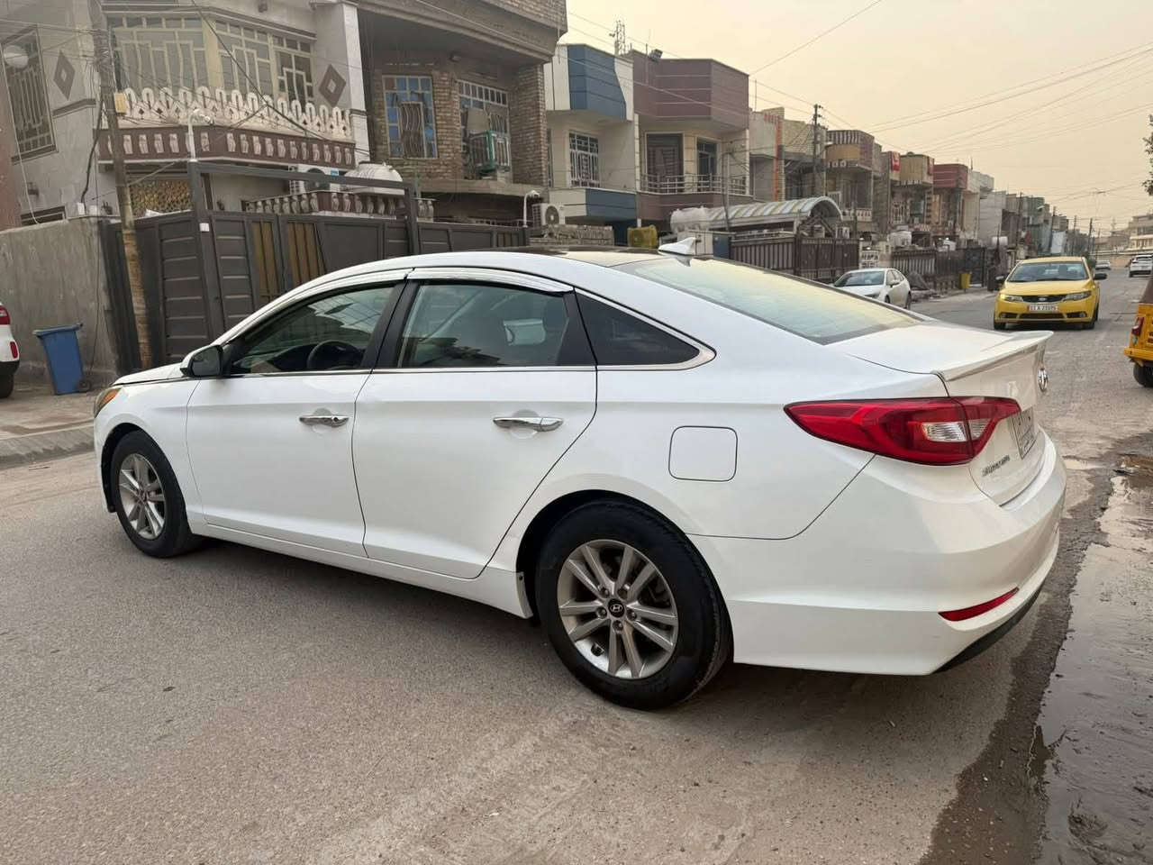 السلام عليكم سوناتا 2016 وارد امريكي بدون حادث  بدون صبغ فقط طخه بسيطه موضحه بصور الحادث والباقي كفاله عامه شرط سونار 
مكينه كير حدادي شركة سياره اخت زيرو ماشيه 75 الف حقيقي شرط فحص موصفات  تحكم ستيرن تبريد خلفي مرايات شفط ويلكب كروم دواخل عسلي كشنات مخمل ايكو 
سياره جديده وبعد ع وضع شركه 
مكانه بغداد 
شراي يتصل ***********
