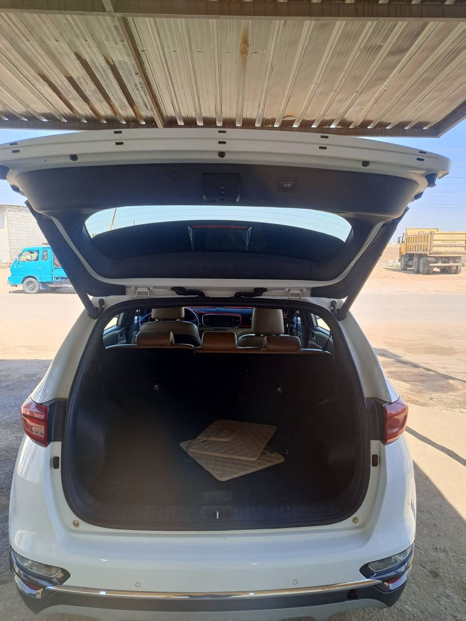 سلام عليكم 
كيا سبورتج خليجي 2019. فول مواصفات 1/1 مواصفات جيتي لاين 

مكفوله كفاله عامه من ضربة والصبغ وبيها بارد قليل بالباب ورة السايق   باأسمي رقم بغداد تحويل مباشر

مواصفات
 
بصمه ابواب +تشغيل 
بنوراما
صندوق كهرباء 
كراسي عدد 2 كهرباء 
كراسي جلد و مخمل +مدوشمه
شاشه اصلي 
كار بلي 
لاقطة 
اريل نكفيشن
كاميرا دوارة اصليه 
حساس امامي خلفي 
سايد بريك بصمه 
ومانع منحدرات 
مود درايف 
شاشه اعطال 
تبريد منفصل 
تبريد قطعتين
 
وبعد مواصفات اهواي 

مكانها  جديدة الشط / الحويش 
السعر ١٩٧ وبيها مجال قليل  ان شاءالله حك الجية
الاستفسار 
***********
