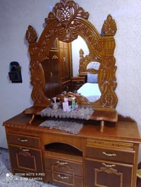 تخت خشب عراقي • ميز تواليت • موصل حي الابار